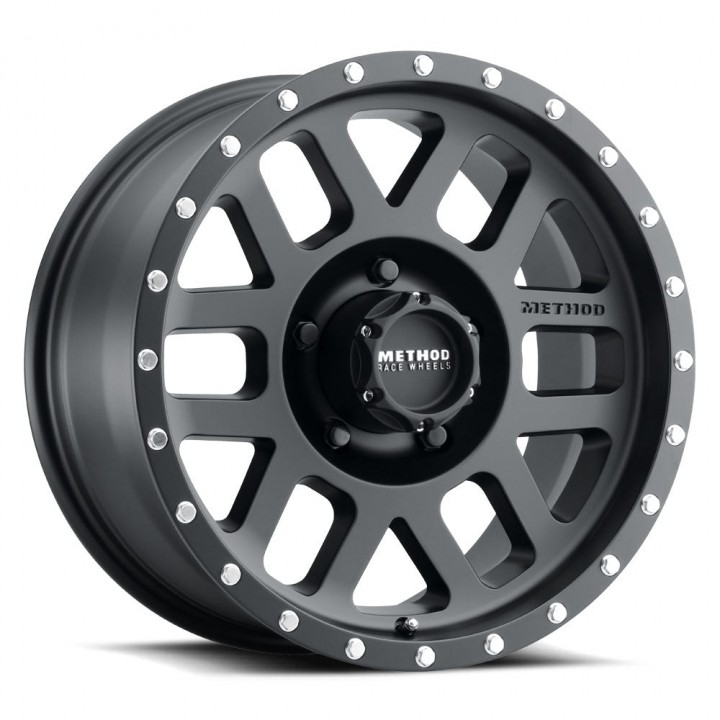 Method MR306 Mesh Matte Black 17x8.5 5x5 +0