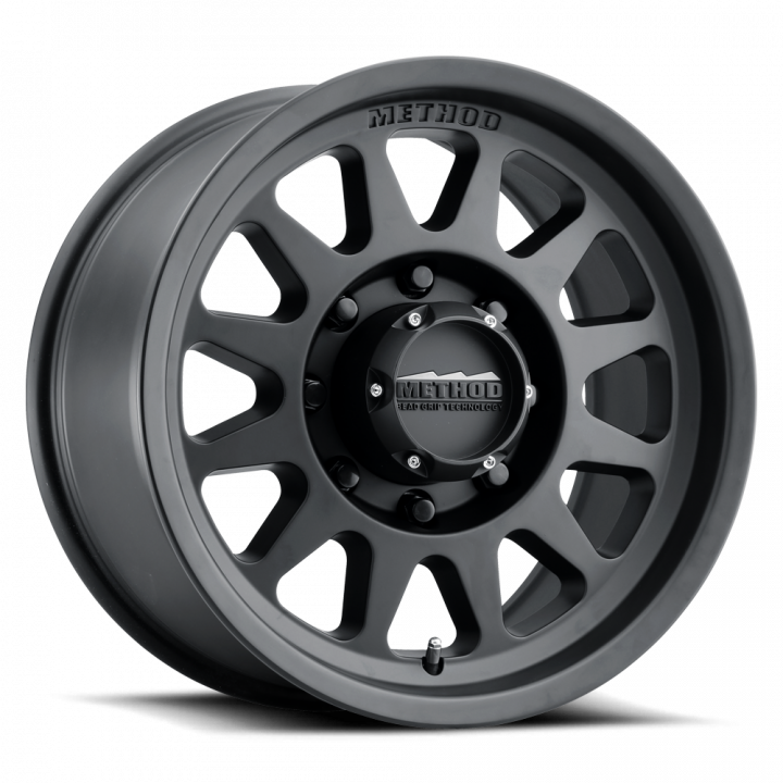 Method MR704 HD Matte Black 17x9 8x6.5 +18